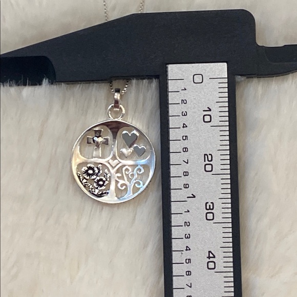 Faith Love Family Pendant - Picture 7 of 7